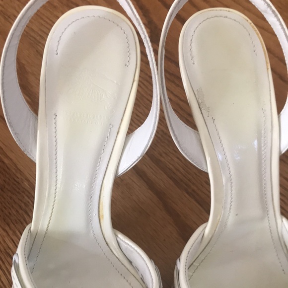 New Burberry white check sandal, 7.5 - Picture 3 of 14